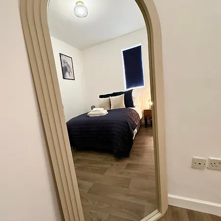 Chic & Modern 2br - Luxury Retreat 公寓 *