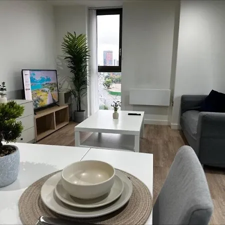 Luxury One Bed Apartment *