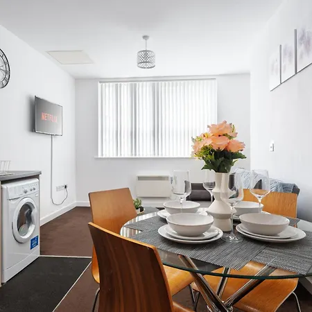 Trafford - Work & Leisure Apartament *