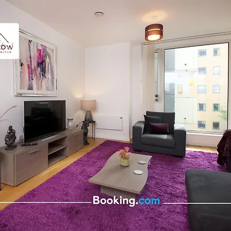 Appartement Premium Deals On Modern 2 -bed 2-bath 122 High Street Flat For Movers & Pros By Hedgerow
