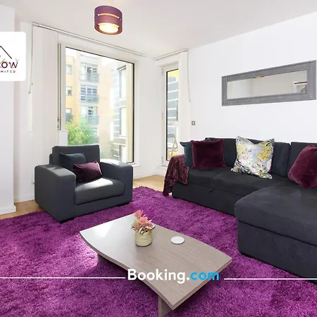 Premium Deals On Modern 2 -bed 2-bath 122 High Street Flat For Movers & Pros By Hedgerow Appartement *