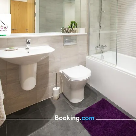 Premium Deals On Modern 2 -bed 2-bath 122 High Street Flat For Movers & Pros By Hedgerow *