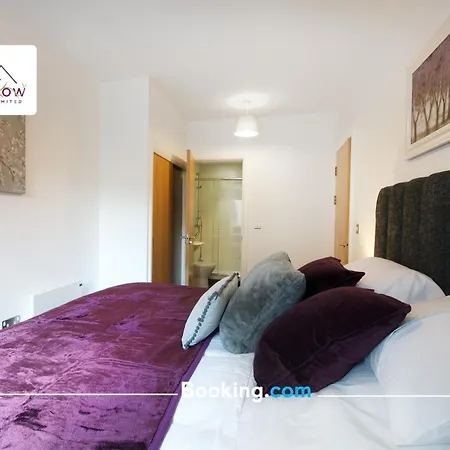Premium Deals On Modern 2 -bed 2-bath 122 High Street Flat For Movers & Pros By Hedgerow Manchester