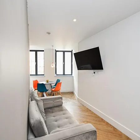 Sleek 2bed Flat In W Security Apartamento