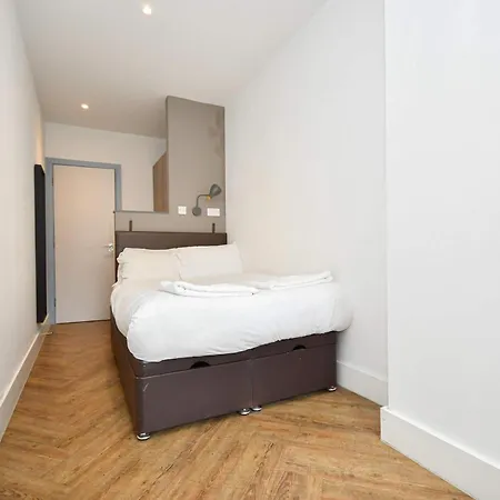 Sleek 2bed Flat In W Security 公寓 *