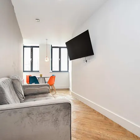 Sleek 2bed Flat In W Security *