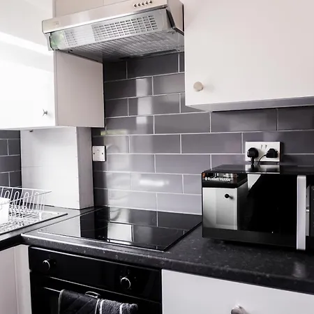 بيت للعطل Spacious 3bd Near Etihad And Coop Live