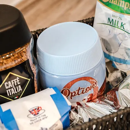 Stylish 4 Bedroom With Wifi, Free Parking And Close To Old Trafford * マンチェスター