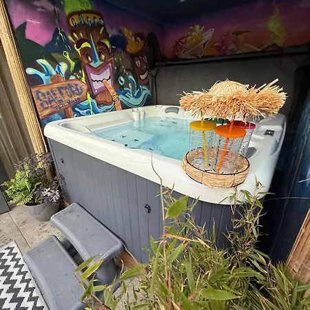 Town House In Greater - Hot Tub - Roof Terrace Holiday home Manchester