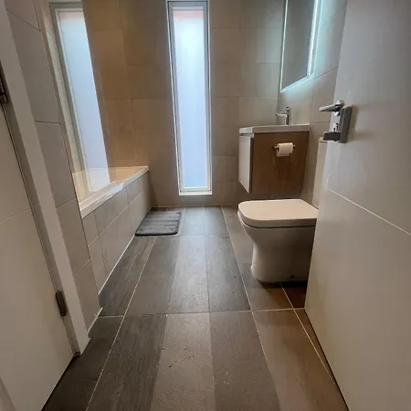 Town House In Greater - Hot Tub - Roof Terrace Holiday home *