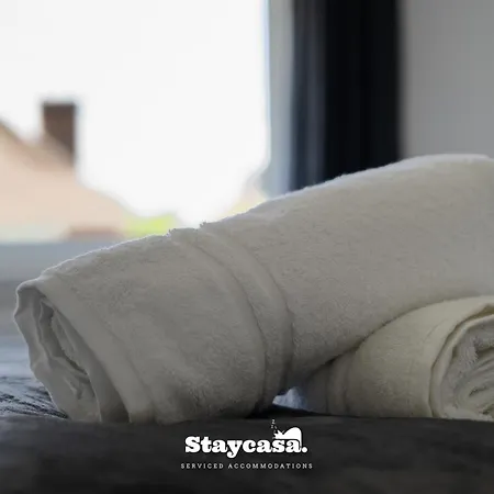 別荘 3-bedroom House W Free Parking, Near Man Airport! *