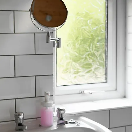 3-bedroom House W Free Parking, Near Man Airport! * マンチェスター