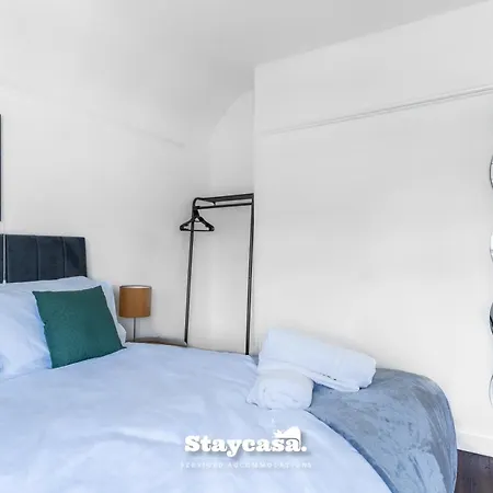 펜션 3-bedroom House W Free Parking, Near Man Airport! 맨체스터