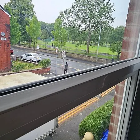 Full In Moss Bank Near Cheetham Hill Semesterbostad Manchester