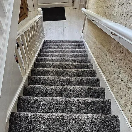 Full In Moss Bank Near Cheetham Hill Manchester