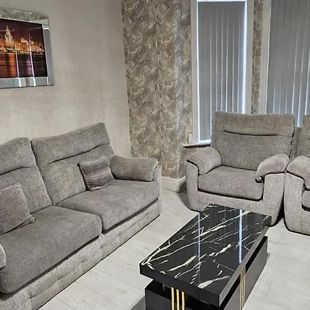 Full In Moss Bank Near Cheetham Hill *