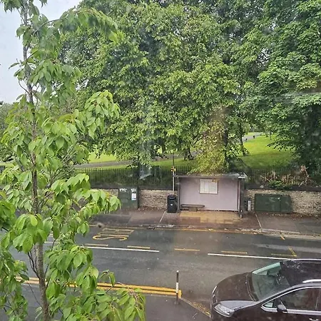 Full With Free Parking In Moss Bank, Crumpsall, Σπίτι διακοπών Μάντσεστερ