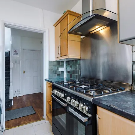 Driveway Stunning 3bedroom In Withington Manchester
