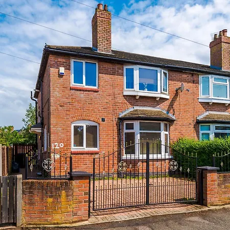 Driveway Stunning 3bedroom In Withington Holiday home Manchester