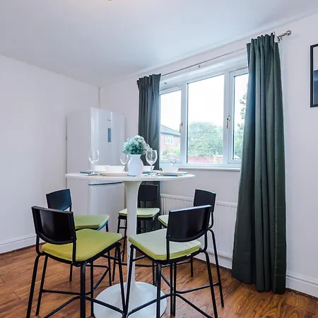 Semesterbostad Driveway Stunning 3bedroom In Withington Manchester