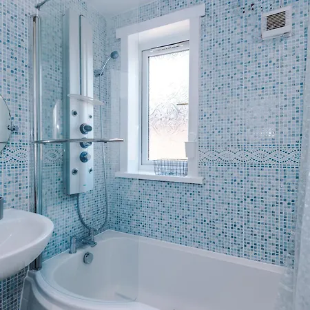 Driveway Stunning 3bedroom In Withington Manchester