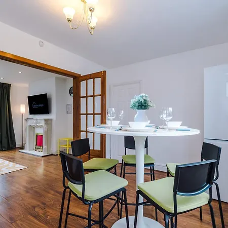 Driveway Stunning 3bedroom In Withington *