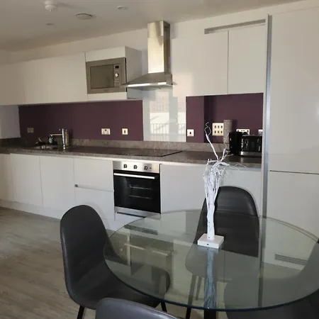 Apartment Gorgeous 2 Bed With Terrace, Free Parking Manchester