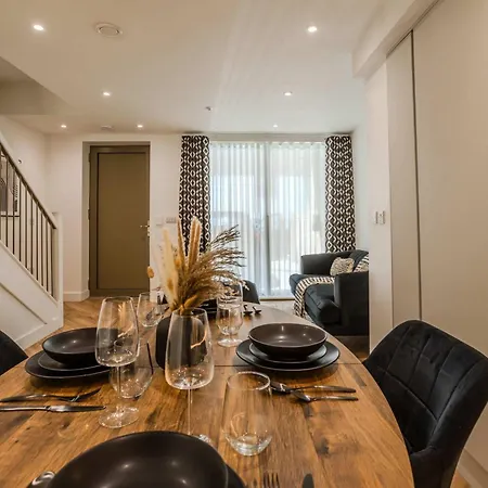 The Townhouse I 4Br I Roof Terrace I Sleeps 8 Tatil Evi Manchester