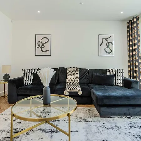 בית נופש The Hidden - 4br Townhome Roof