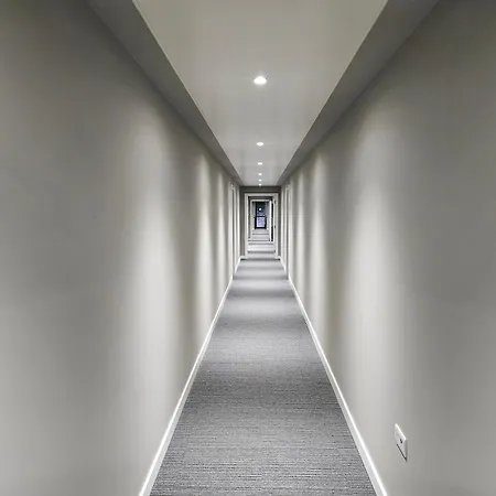 Luxury Centre *