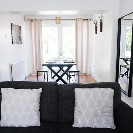 Spacious 3bd Near Etihad And Coop Live *