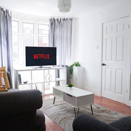 Spacious 3bd Near Etihad And Coop Live - Free Parking! * Манчестер