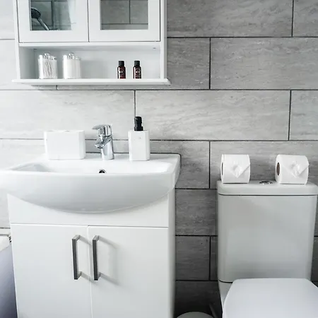 Spacious 3br Near Etihad And Coop Live - Free Parking! * Manchester