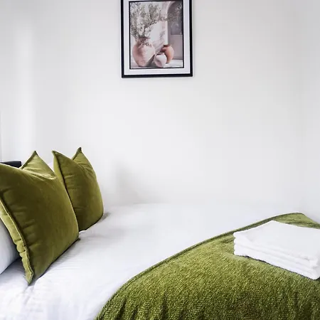 Spacious 3br Near Etihad And Coop Live - Free Parking! * Manchester