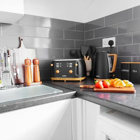 Spacious 3bd Near Etihad And Coop Live - Free Parking! Μάντσεστερ