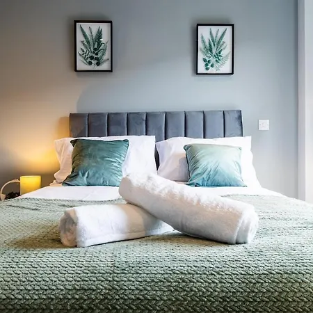 Apartman Centre , Old Trafford , Gym Manchester