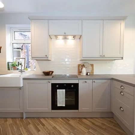 Victorian Wfh Haven With Free Parking Apartment