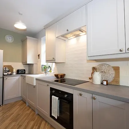 Victorian Wfh Haven With Free Parking Apartment *