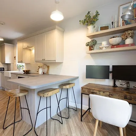Apartment Victorian Wfh Haven With Free Parking *