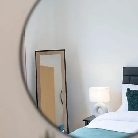 Luxury 1-bed Near Mcr Hospital & Centre