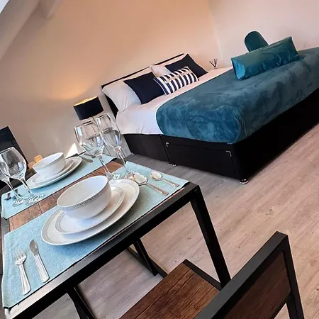 Sleeps3- Closeto Oldtrafford - Whp- O2 * Манчестер