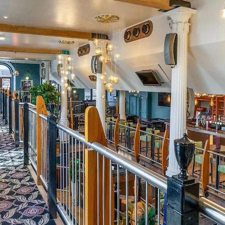 Hotel Britannia Centre 3*