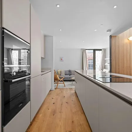 Stunning Luxury Townhouse In Centre Of Holiday home Manchester