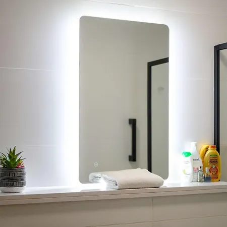 Stunning Luxury Townhouse In Centre Of *