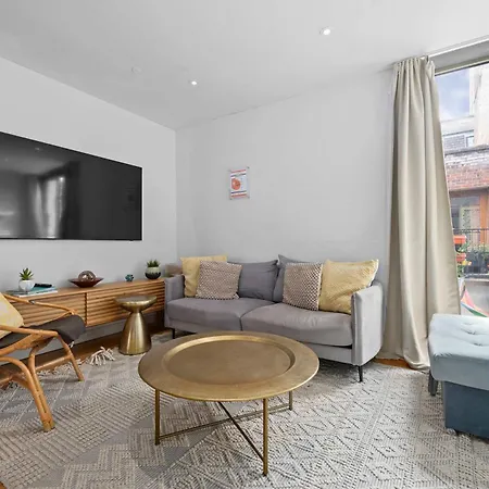 4 Bed Canal St Free Parking * Manchester