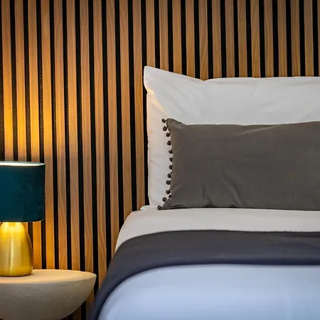 Modern Centre Townhouse Sleeps 10 & Parking Hébergement de vacances Manchester