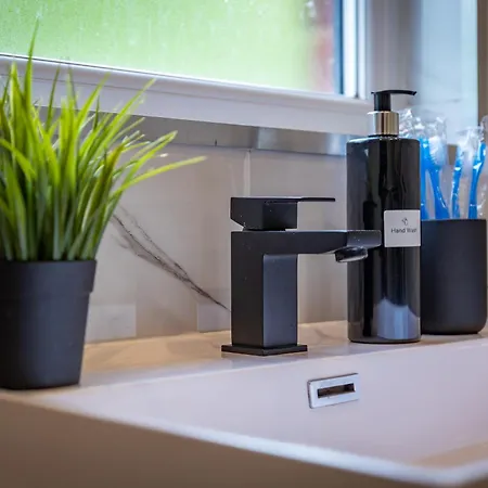 Vakantiehuis Modern Centre Townhouse Sleeps 10 & Parking Manchester