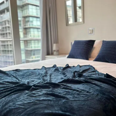 The Lowry River Executive 2 Bed Apartment *