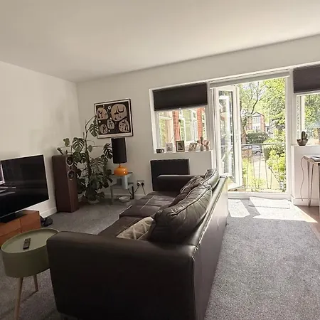 Homestay 8 Riversdale King Size Manchester