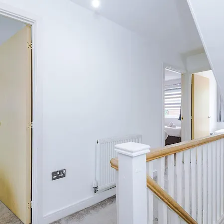 Large 4bedroom 4bathroom Townhouse By Coop Live Arena * Manchester